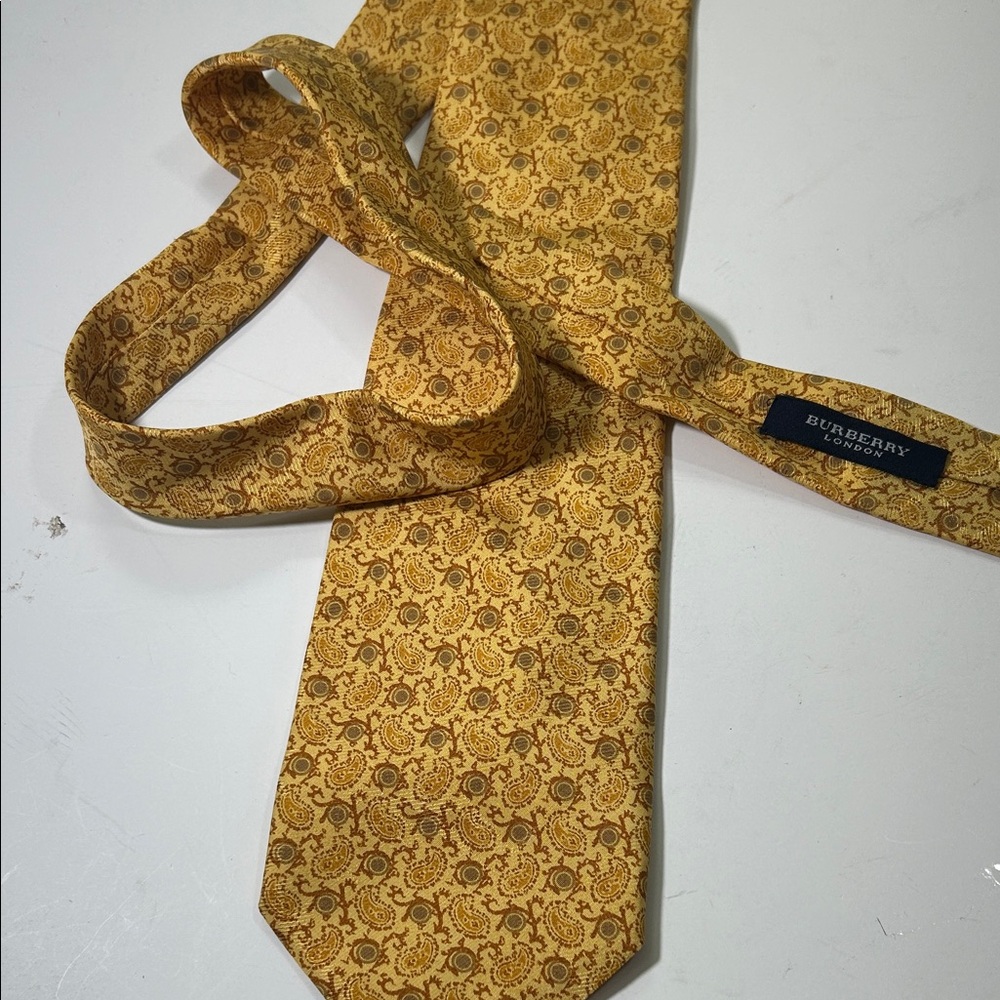 Burberry Yellow Patterned Tie - Picture 4 of 16